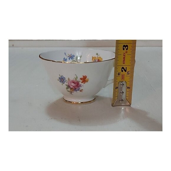 Vintage Collingwoods Bone China Teacup with Floral Design – Made in England - Picture 6 of 9